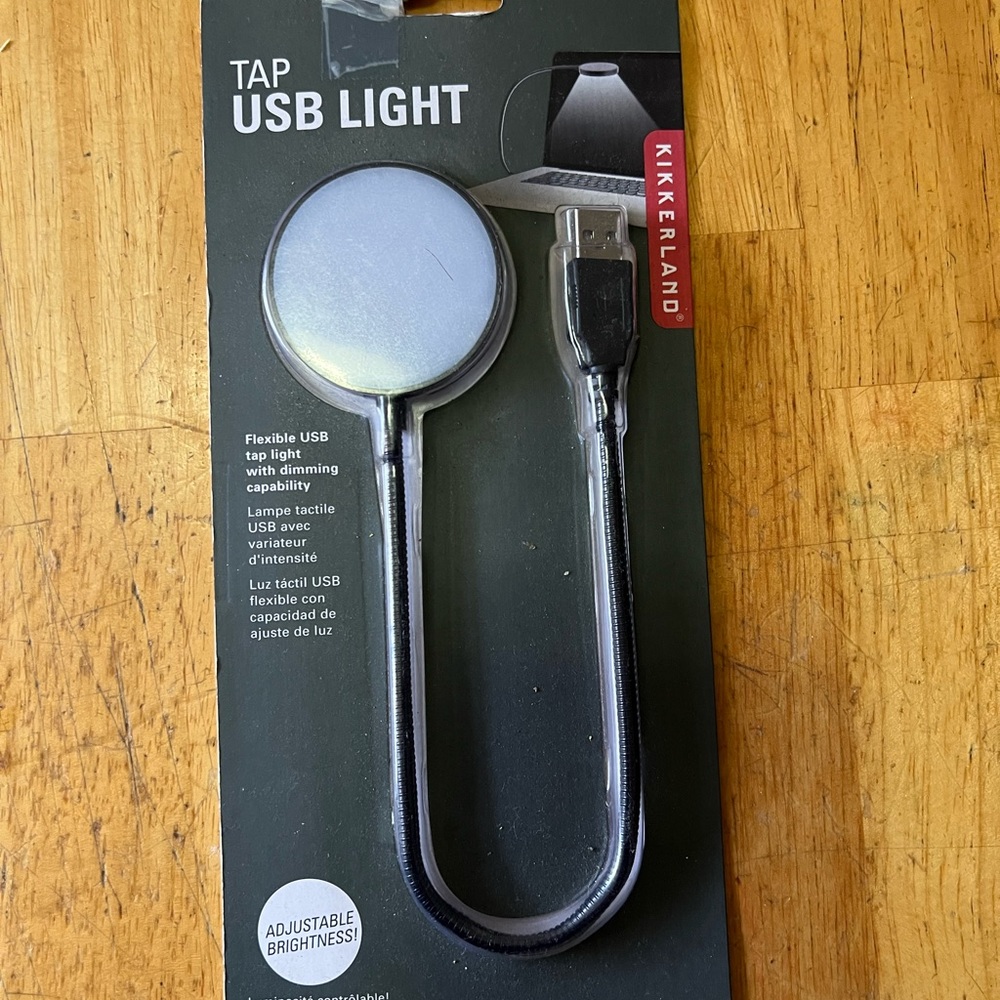 Kikkerland Tap USB Light
